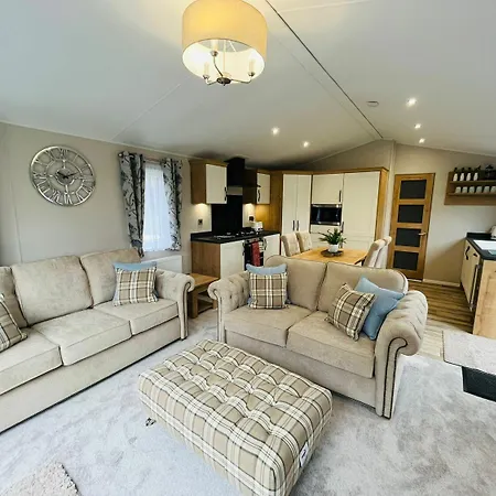 Country With Hot Tub * يورك