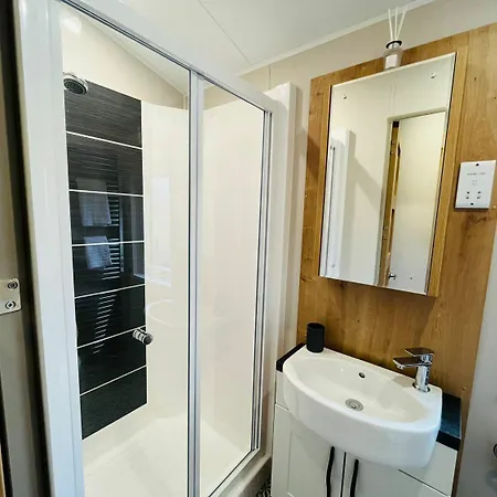 Country With Hot Tub بيت للعطل *