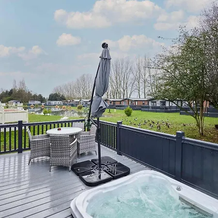 Nyaraló Country With Hot Tub York