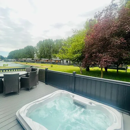 Country With Hot Tub 別荘 *